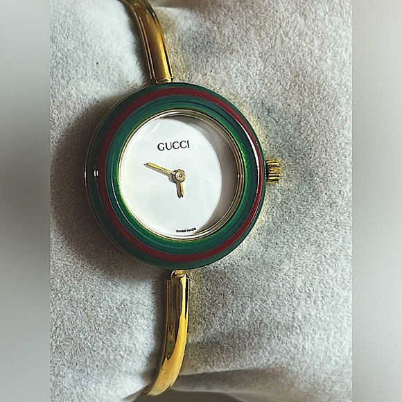 GUCCI 11/12.2 interchangeable bezels with 6 of them. - Picture 3 of 14